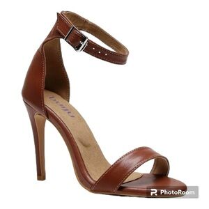 NWT BURJU Zoe True Nude Classic Strappy Heeled Sandals | size 7